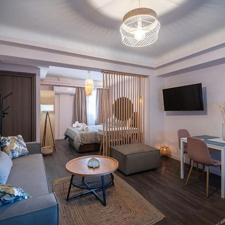 Niki Athens Suites - Urban Apartment In Athens Center Екстериор снимка