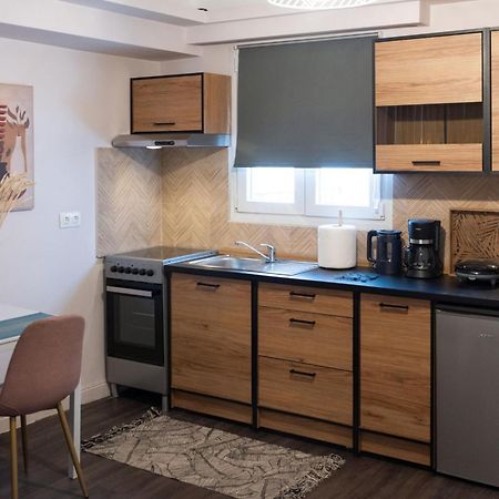 Niki Athens Suites - Urban Apartment In Athens Center Екстериор снимка