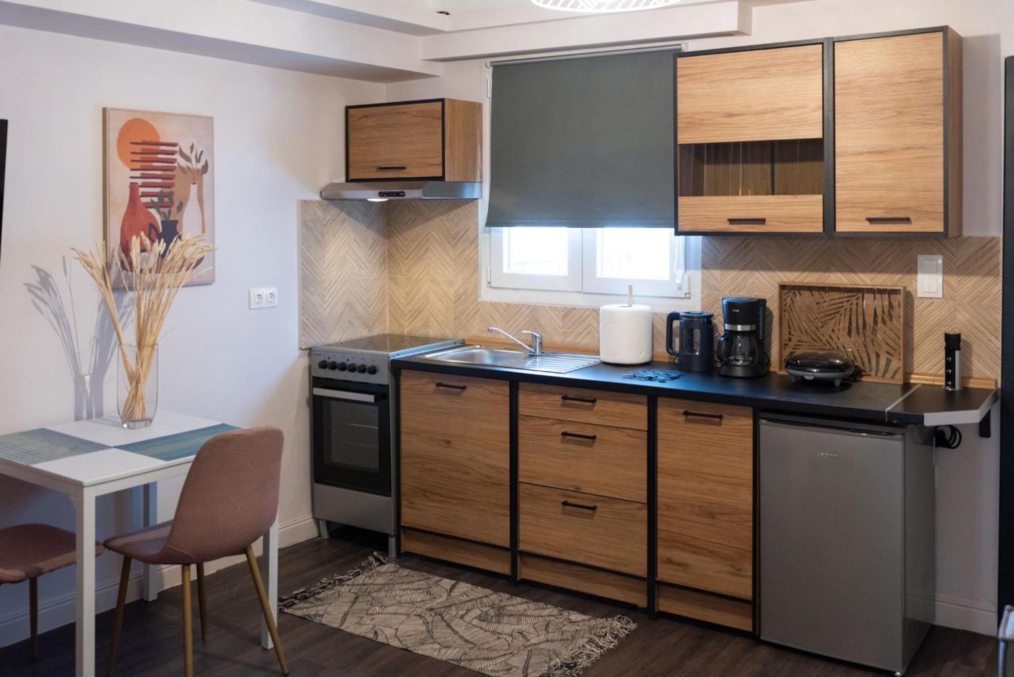 Niki Athens Suites - Urban Apartment In Athens Center Екстериор снимка