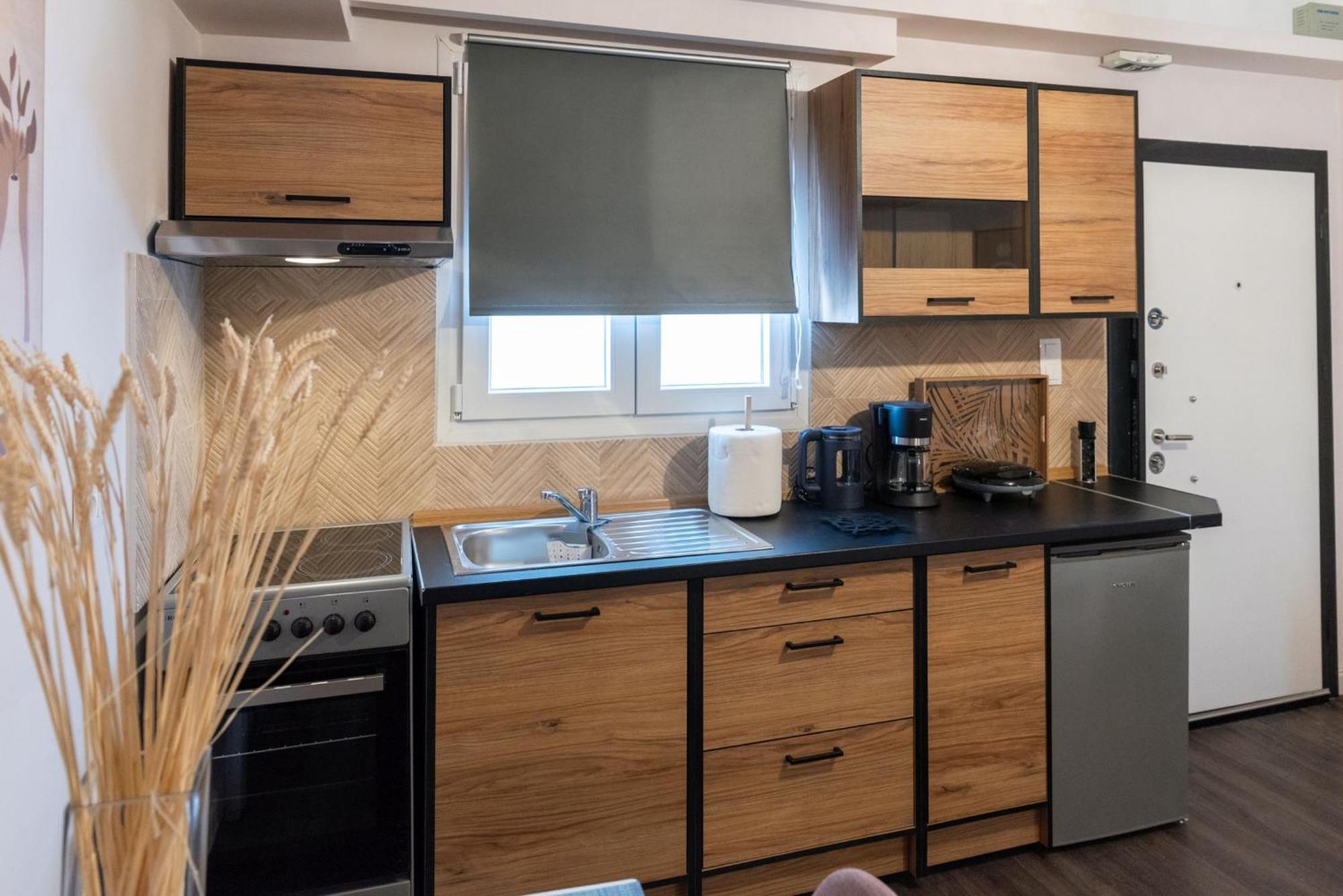 Niki Athens Suites - Urban Apartment In Athens Center Екстериор снимка