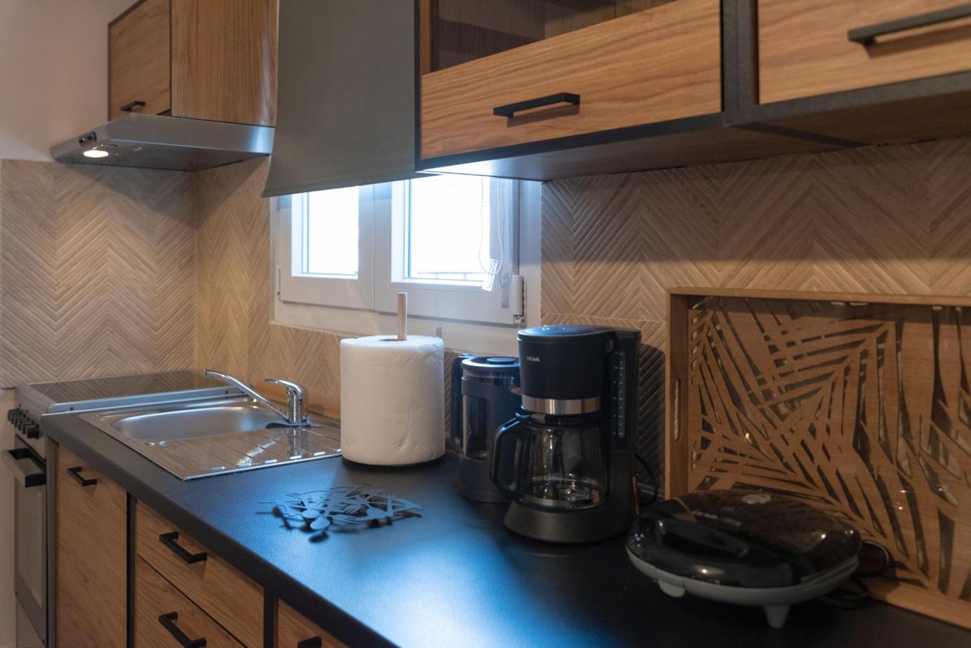 Niki Athens Suites - Urban Apartment In Athens Center Екстериор снимка