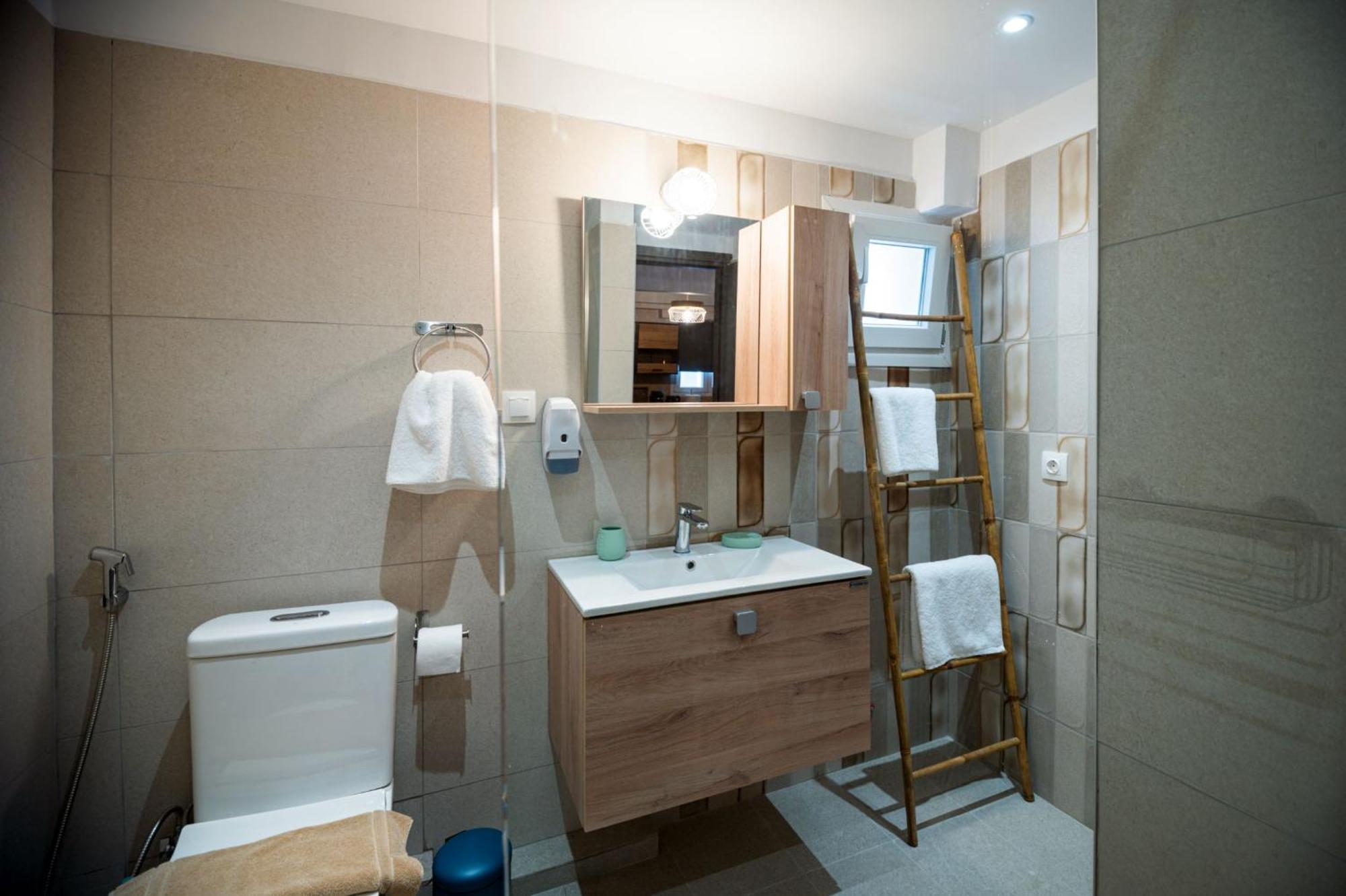Niki Athens Suites - Urban Apartment In Athens Center Екстериор снимка
