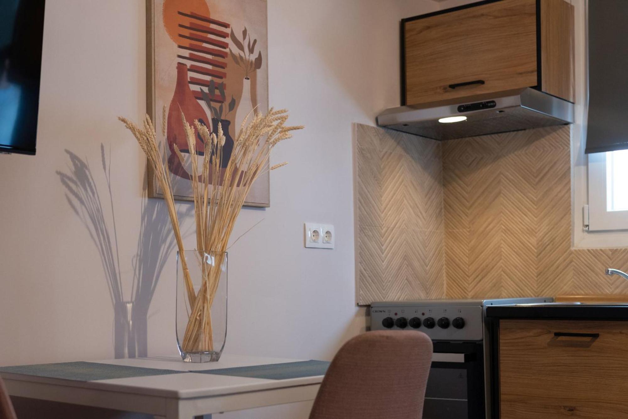 Niki Athens Suites - Urban Apartment In Athens Center Екстериор снимка